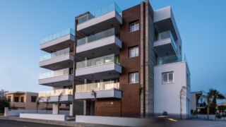 Instagram post from roundpixel.eu. This post is in position 5.