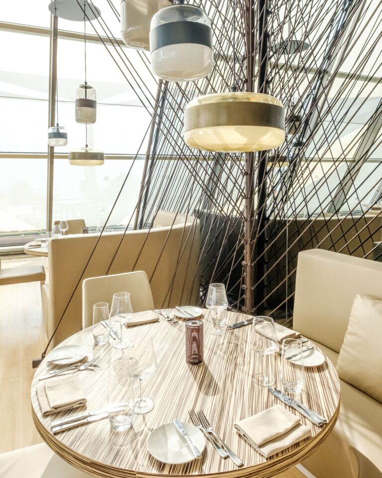 Instagram post from roundpixel.eu. This post is in position 13.