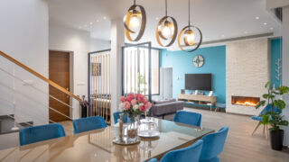 Instagram post from roundpixel.eu. This post is in position 4.